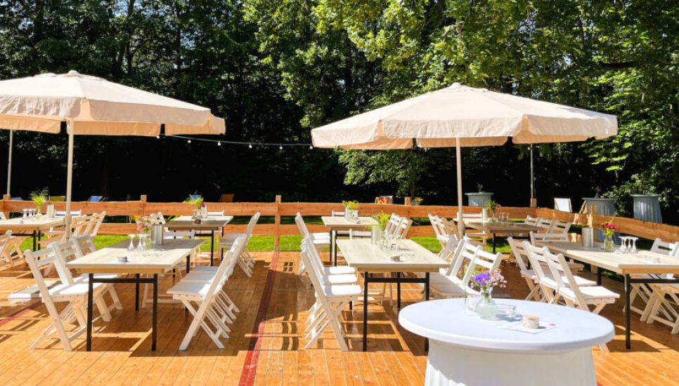 Terasse auf Bombecks Hof für ein Sommerfest